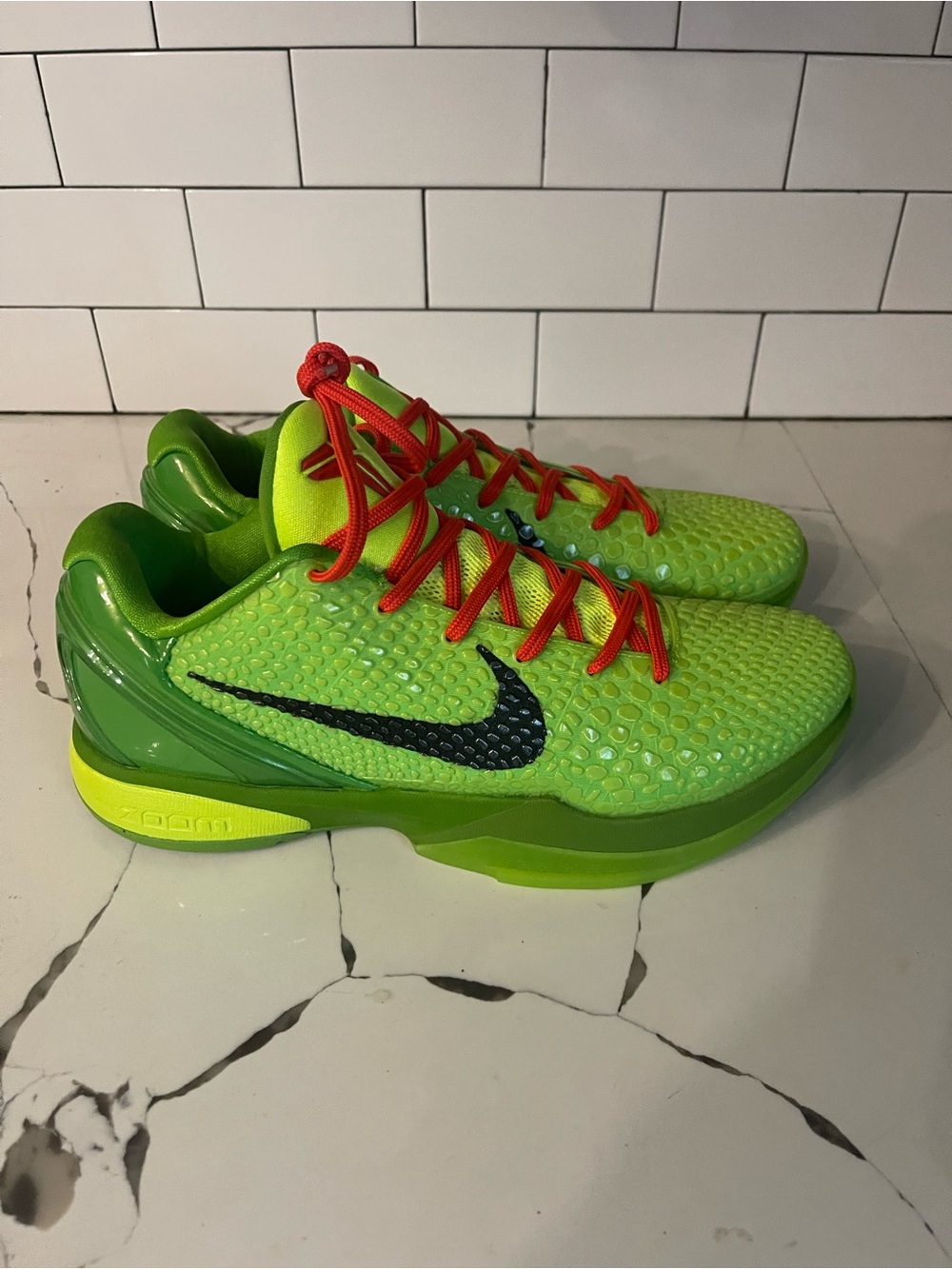 Men’s Grinch Size 12.